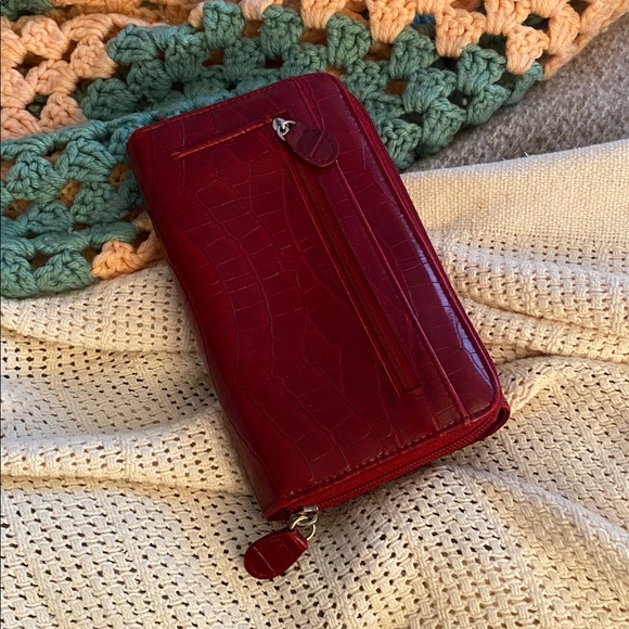 Red Croc-Embossed Wallet - Picture 3 of 9